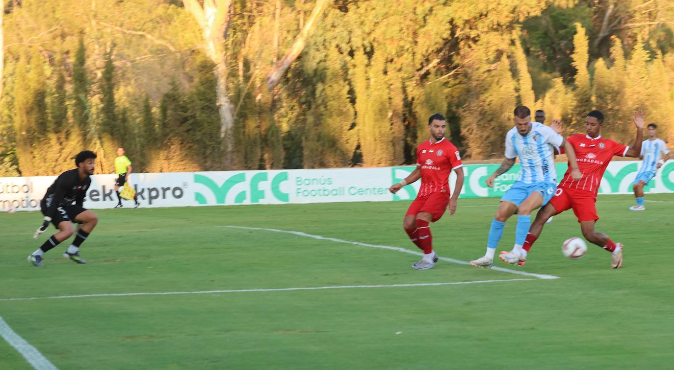 El amistoso entre el Málaga y el Al-Jazira en Marbella, en imágenes