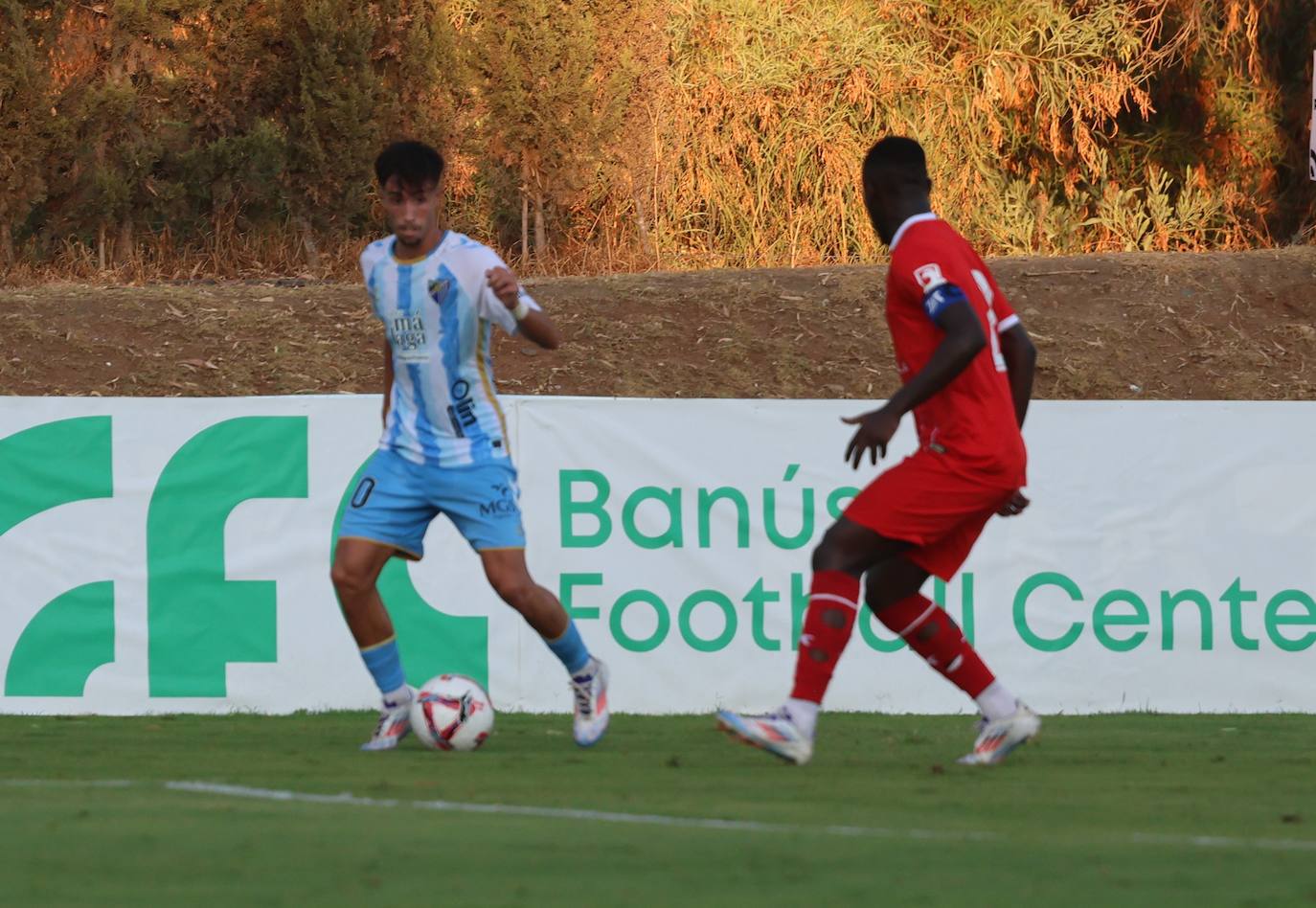 El amistoso entre el Málaga y el Al-Jazira en Marbella, en imágenes