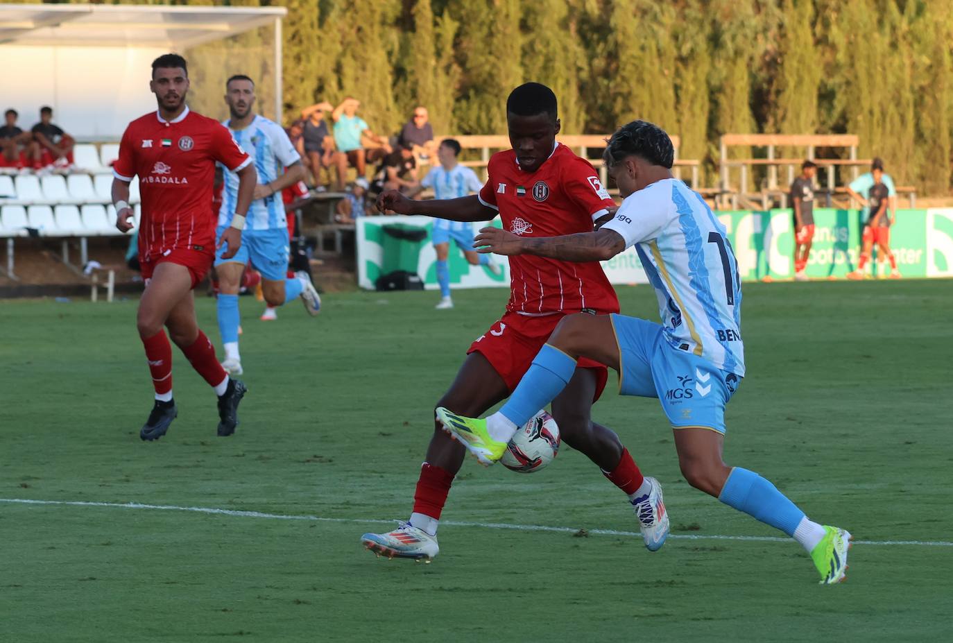 El amistoso entre el Málaga y el Al-Jazira en Marbella, en imágenes