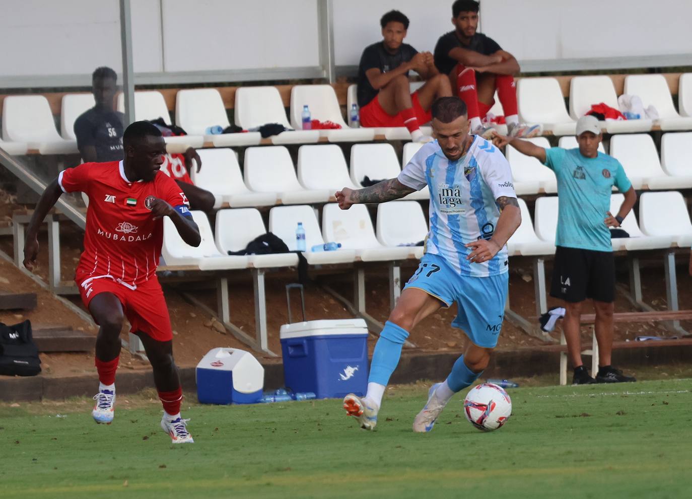 El amistoso entre el Málaga y el Al-Jazira en Marbella, en imágenes