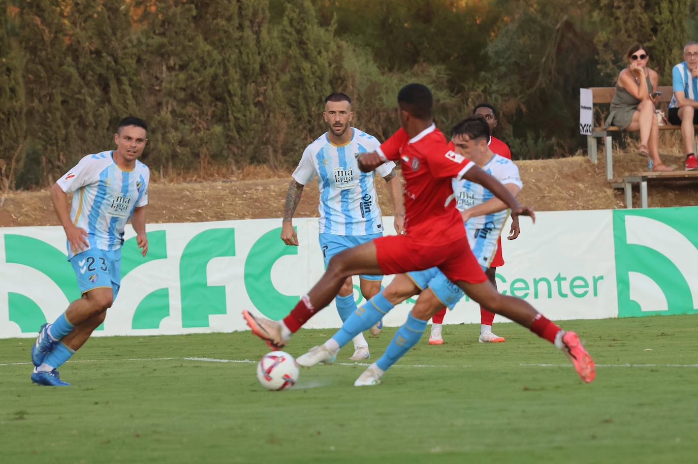 El amistoso entre el Málaga y el Al-Jazira en Marbella, en imágenes