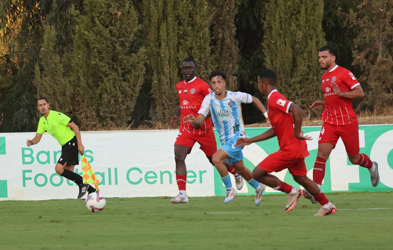 El amistoso entre el Málaga y el Al-Jazira en Marbella, en imágenes