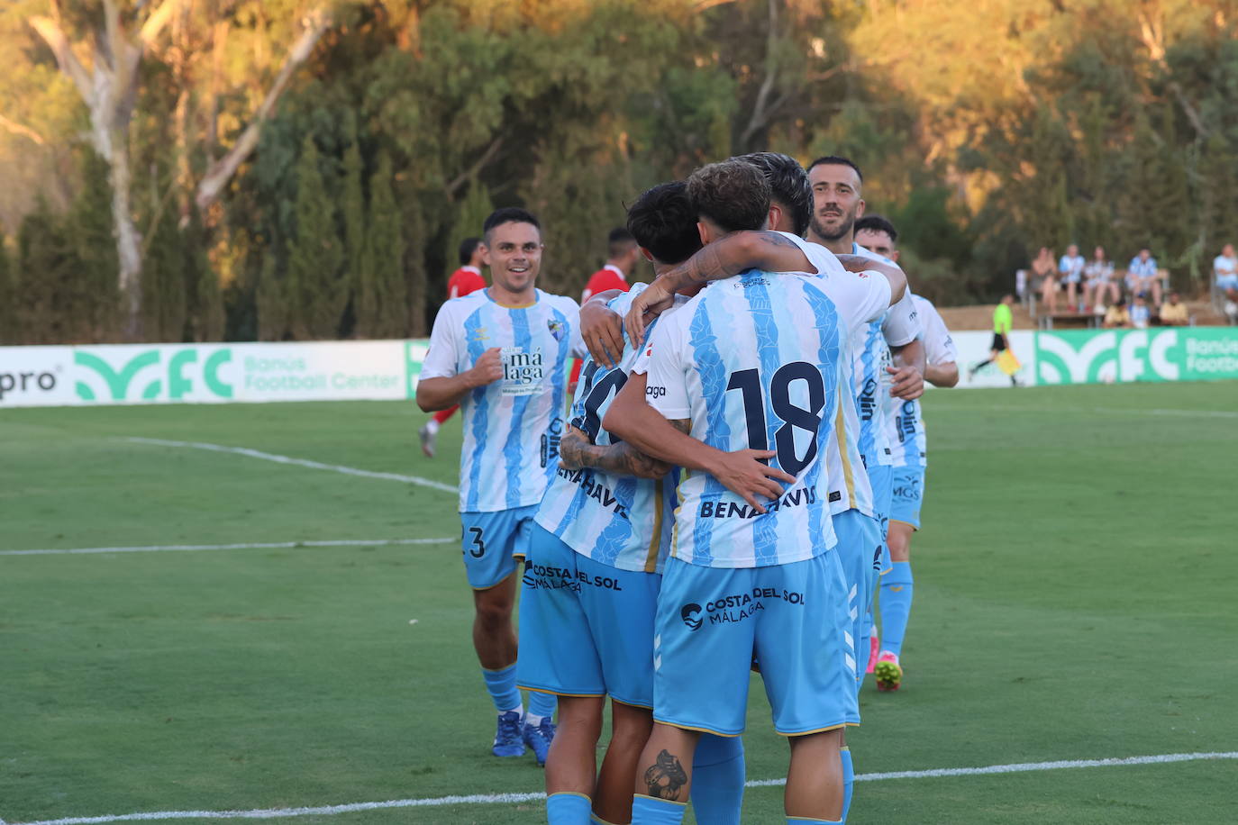 El amistoso entre el Málaga y el Al-Jazira en Marbella, en imágenes