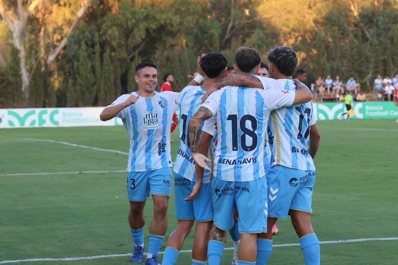 El amistoso entre el Málaga y el Al-Jazira en Marbella, en imágenes