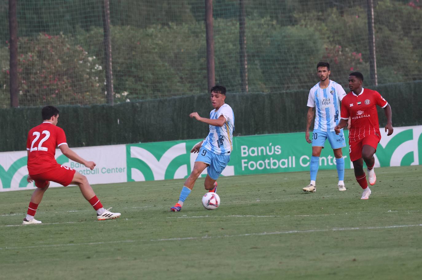 El amistoso entre el Málaga y el Al-Jazira en Marbella, en imágenes