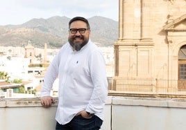 El mexicano Carlos Cantú, en una terraza junto a la Catedral de Málaga.