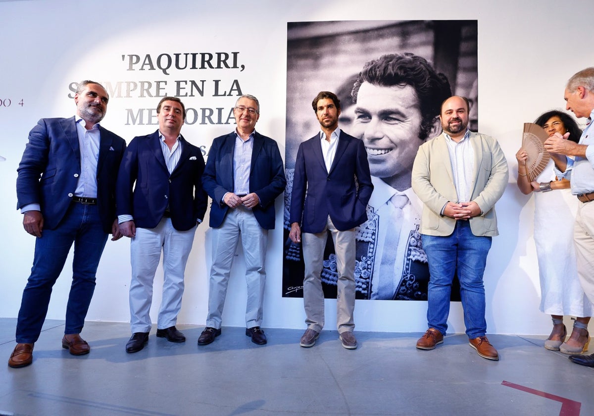 José Manuel Laza, José María Garzón, Francisco Salado, Cayetano y Borja Ortiz, en la inauguración.