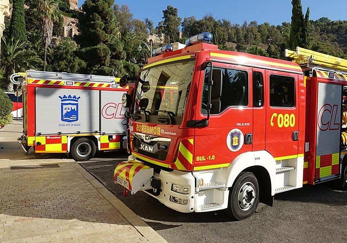 Dos vehículos de Bomberos de Málaga.