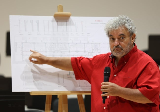 El arquitecto Agustín Benedicto explica los detalles de la obra.