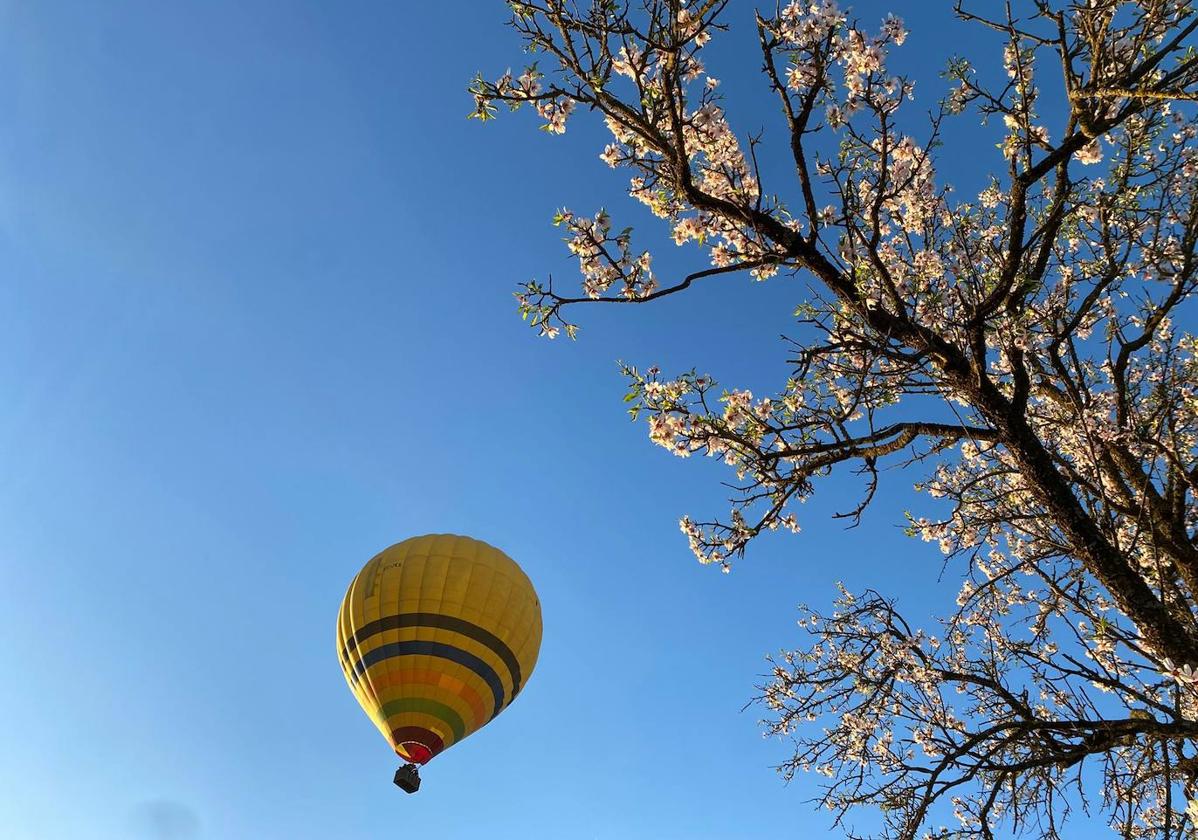 Sobrevolar Antequera y Ronda en globo: "Con sus 300 días de sol al año, Andalucía recoge unas condiciones excepcionales para convertirse en «la Capadocia del sur de Europa».