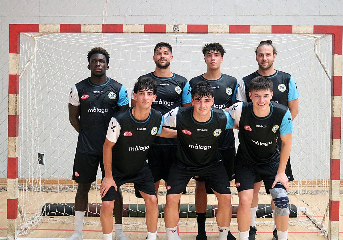 Las novedades del Trops Málaga ese curso: Gerdon, Pablo Fernández, Barderas, Nacho Moya y, abajo, Xavi, Escobedo y Agudo.