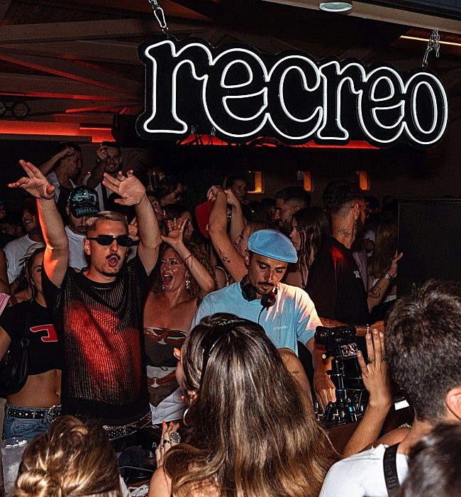 Jose Sánchez y Jaime Ojeda, La vida de Jaime, en el set durante una de las fiestas de Recreo.