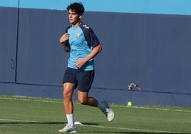 Andrés Caro, en un entrenamiento de pretemporada con el Málaga.