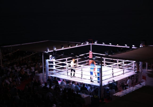 Vista aérea de El Balneario durante uno de los combates de la velada.