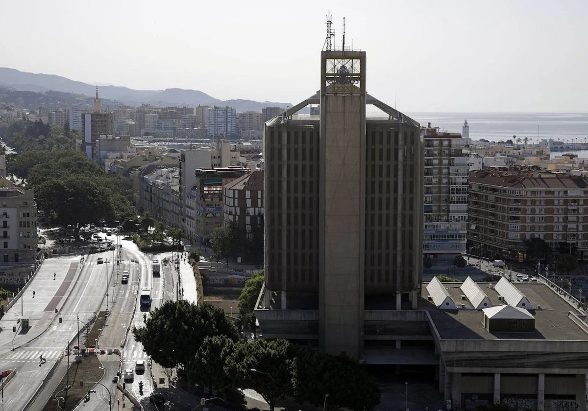 Edificio de la antigua sede de Correos, junto a la Alameda Principal de Málaga.