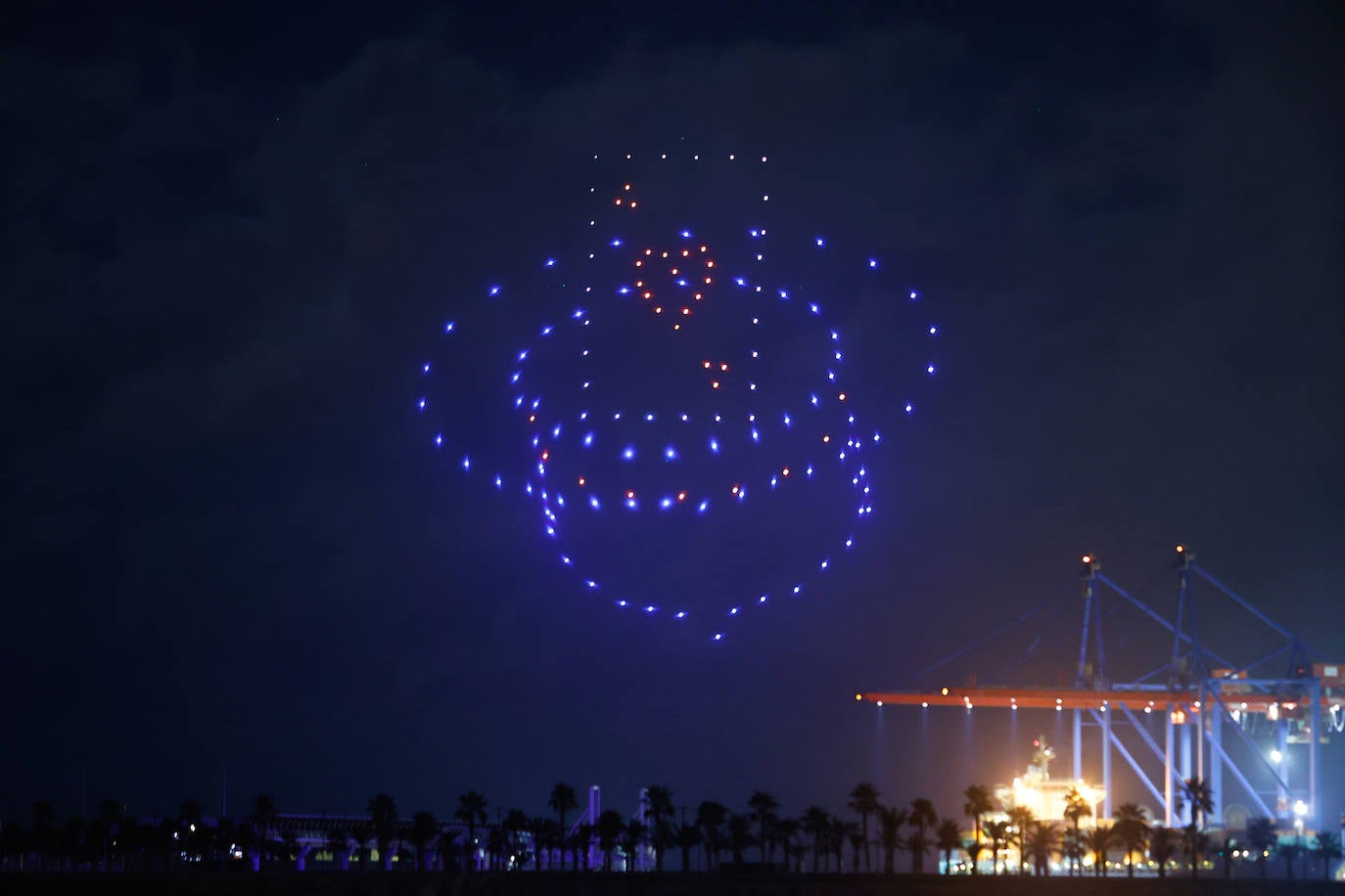 Espectáculo de drones y fuegos artificiales de la Feria de Málaga 2024