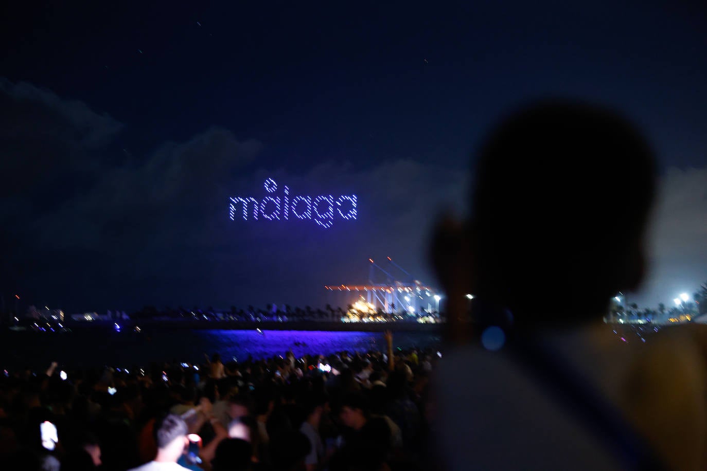 Espectáculo de drones y fuegos artificiales de la Feria de Málaga 2024