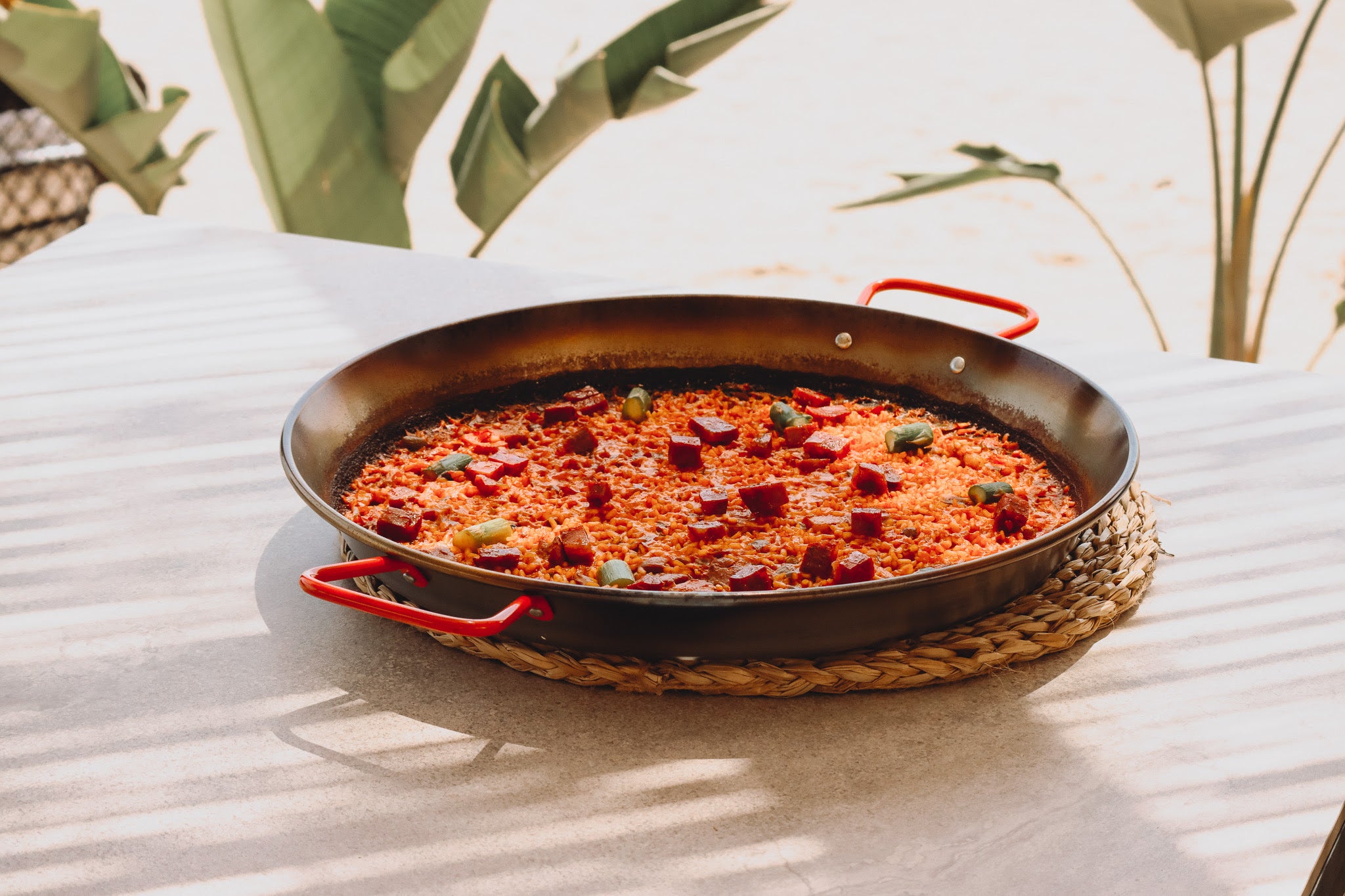 Una de sus famosas paellas.