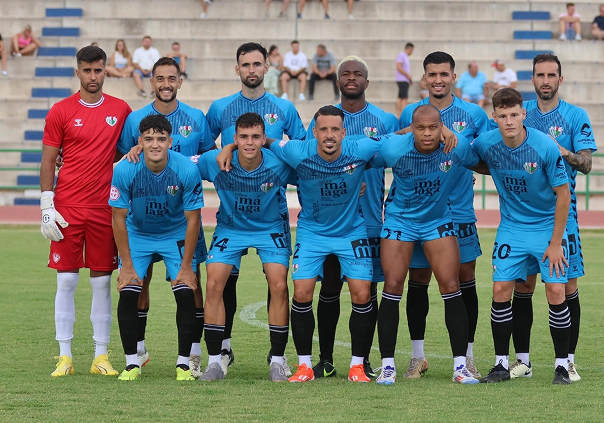 Once inicial de uno de los partidos de pretemporada. Arriba desde la izquierda: Iván Moreno, Luismi Gutiérrez, Luismi Luengo, Obounet, Siddiki e Iván Pérez. Abajo: Agus Moreno, Topo, Iván Rodríguez, Biabiany y Aspra.