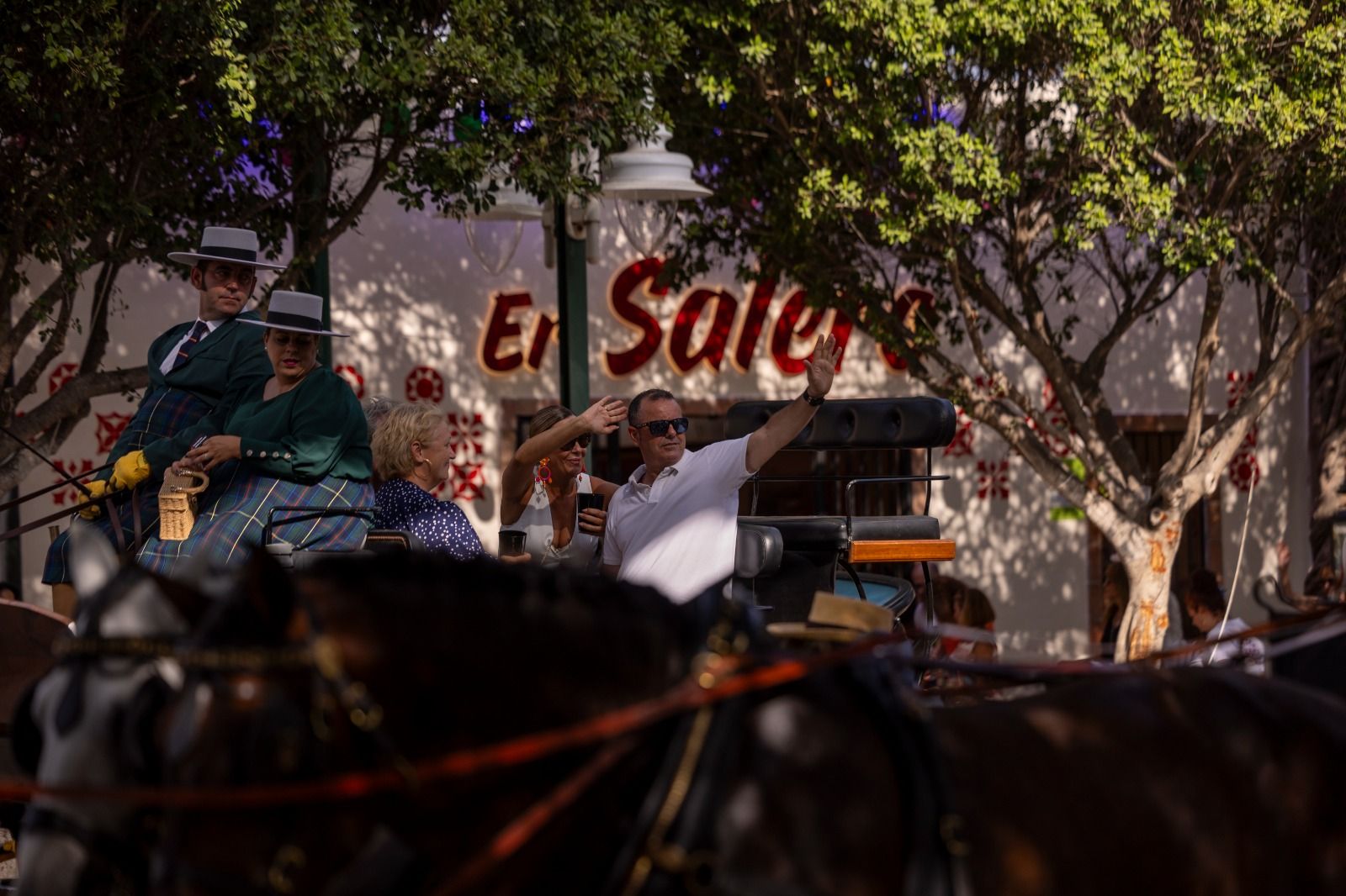 Ambiente y trajes de faralaes este miércoles en el Real