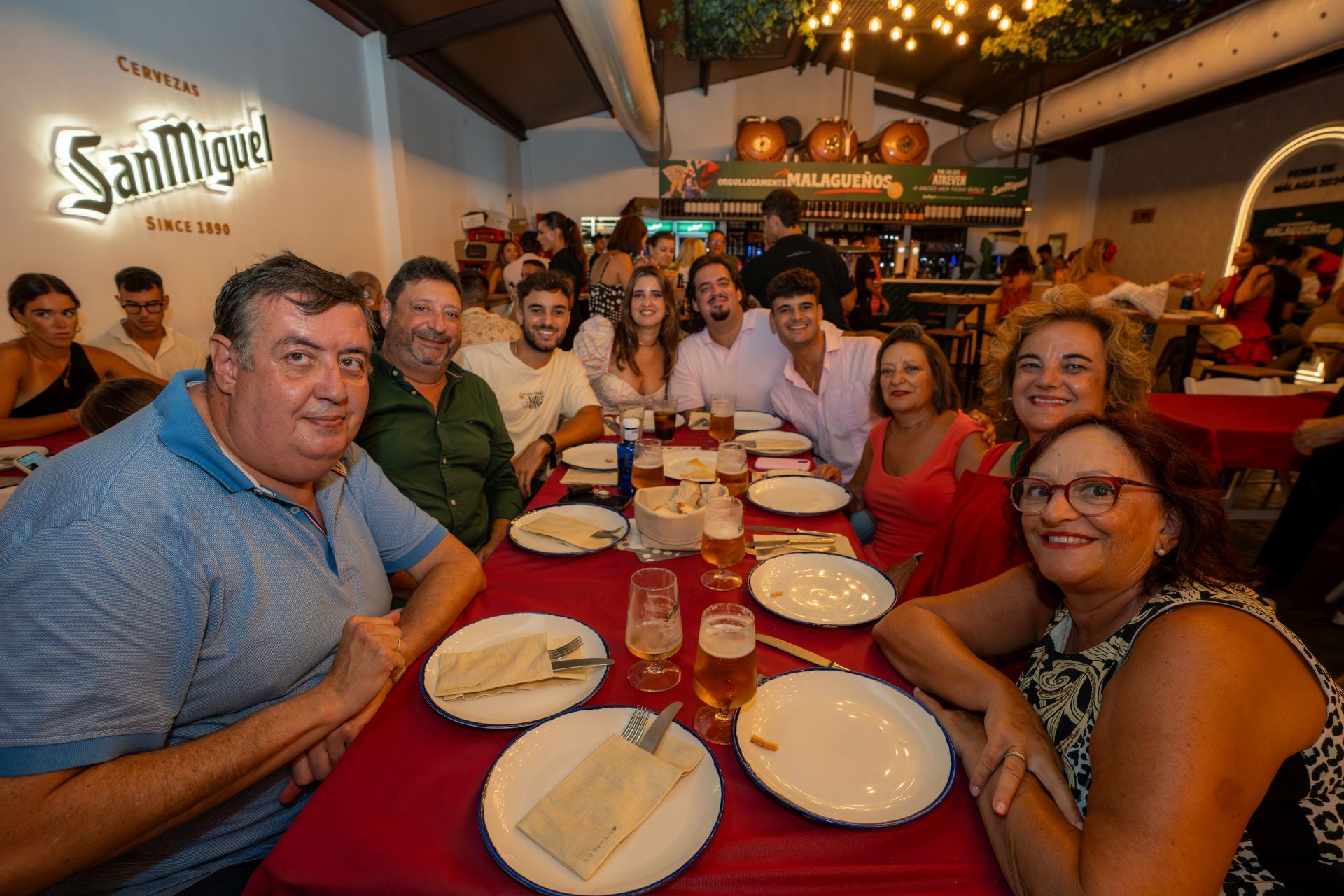 Juan Antonio González, Manuel Álvarez, Ignacio Álvarez, Beatriz González, Juanjo González, Pablo Álvarez, Soledad Álvarez, María del Sur Marín, Maribel Álvarez.