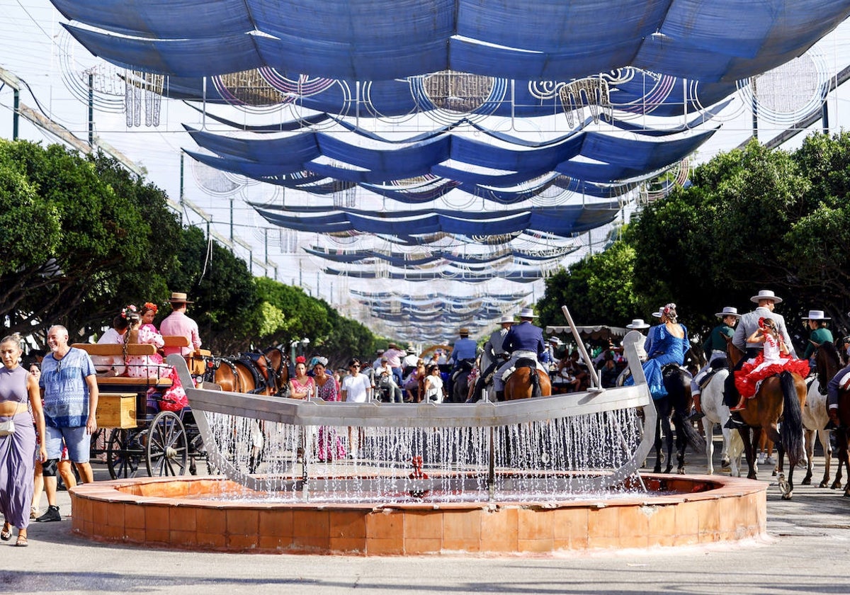 Ambiente en el recinto ferial Cortijo de Torres.