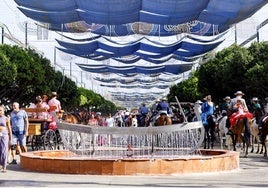 Ambiente en el recinto ferial Cortijo de Torres.