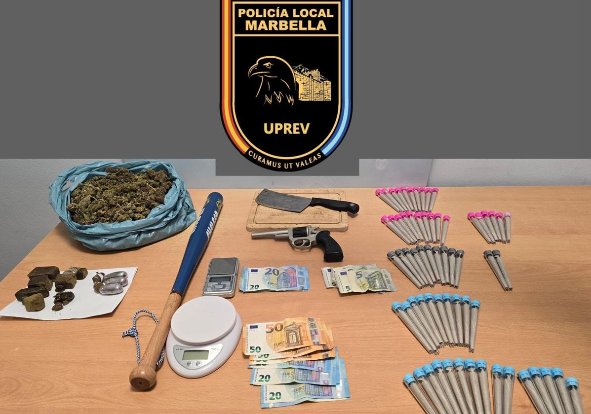 Dos detenidos tras desmantelar dos locales dedicados a la venta de droga en Marbella