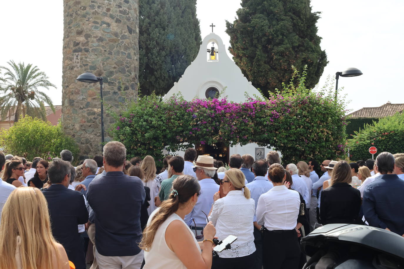 Familiares y amigos despiden a Caritina Goyanes en Marbella