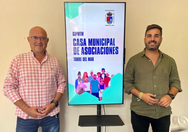 Jesús Carlos Pérez Atencia y David Segura, en la presentación de la iniciativa en Torre del Mar.