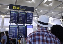 La Junta multa con 6.000 euros a una aerolínea por impedir a un pasajero coger el vuelo de vuelta al no haber tomado el de ida