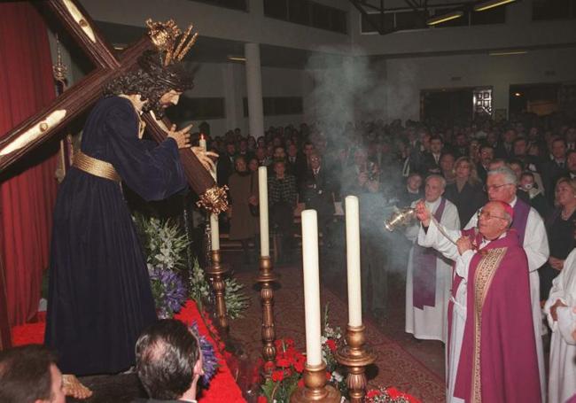 Momento de la bendición del Nazareno del Perdón.