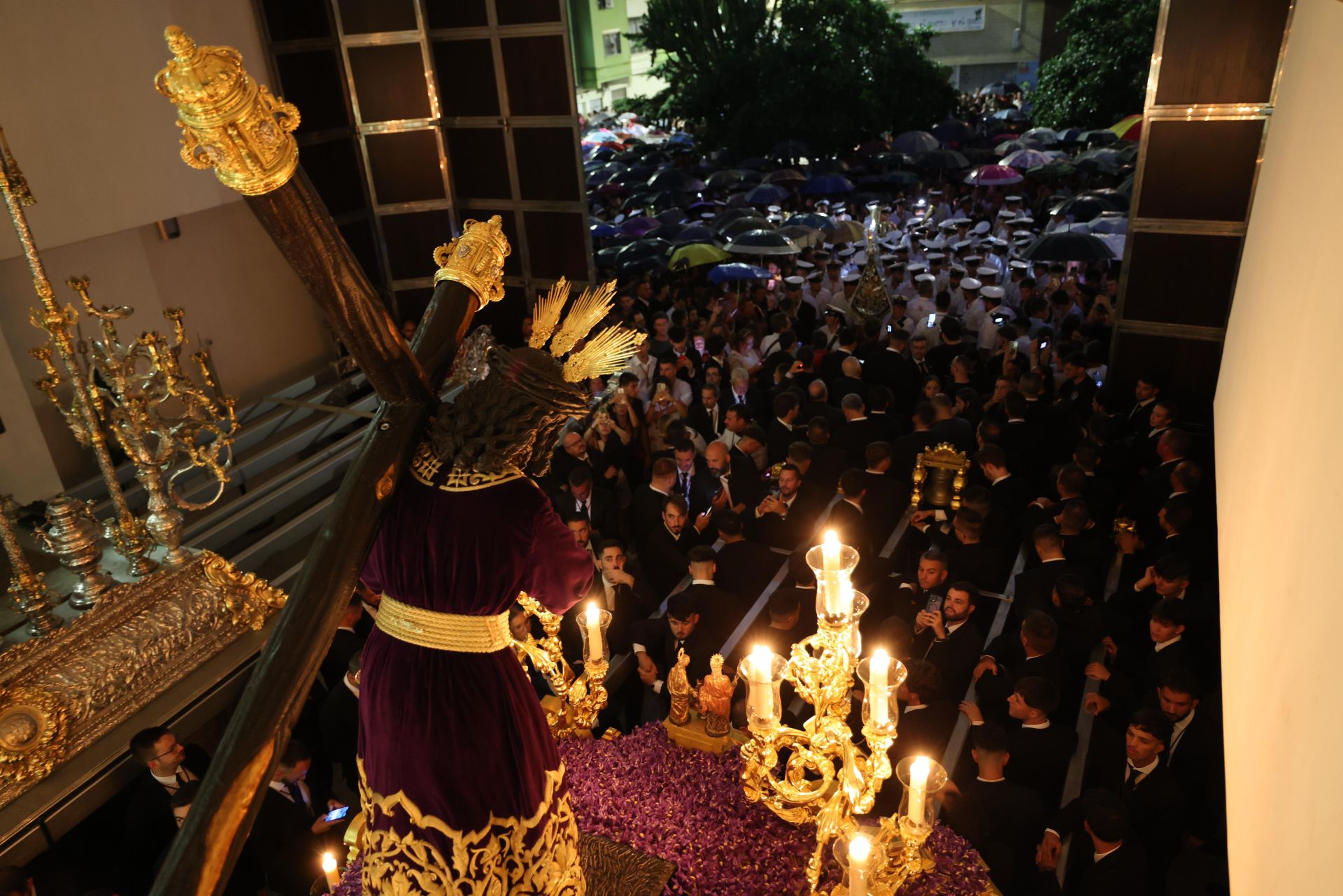 El Nazareno del Perdón, en su casa hermandad al no poder salir por la lluvia