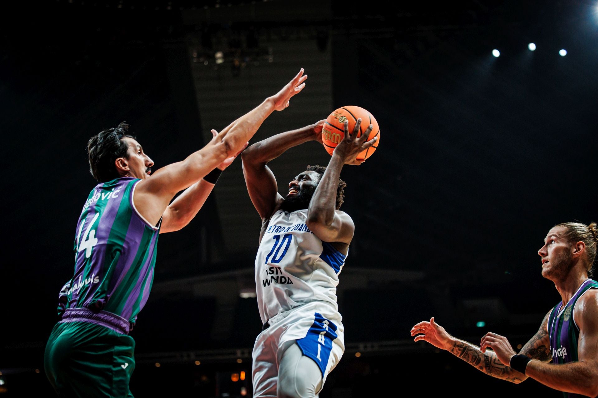 El partido Petro de Luanda - Unicaja, en imágenes