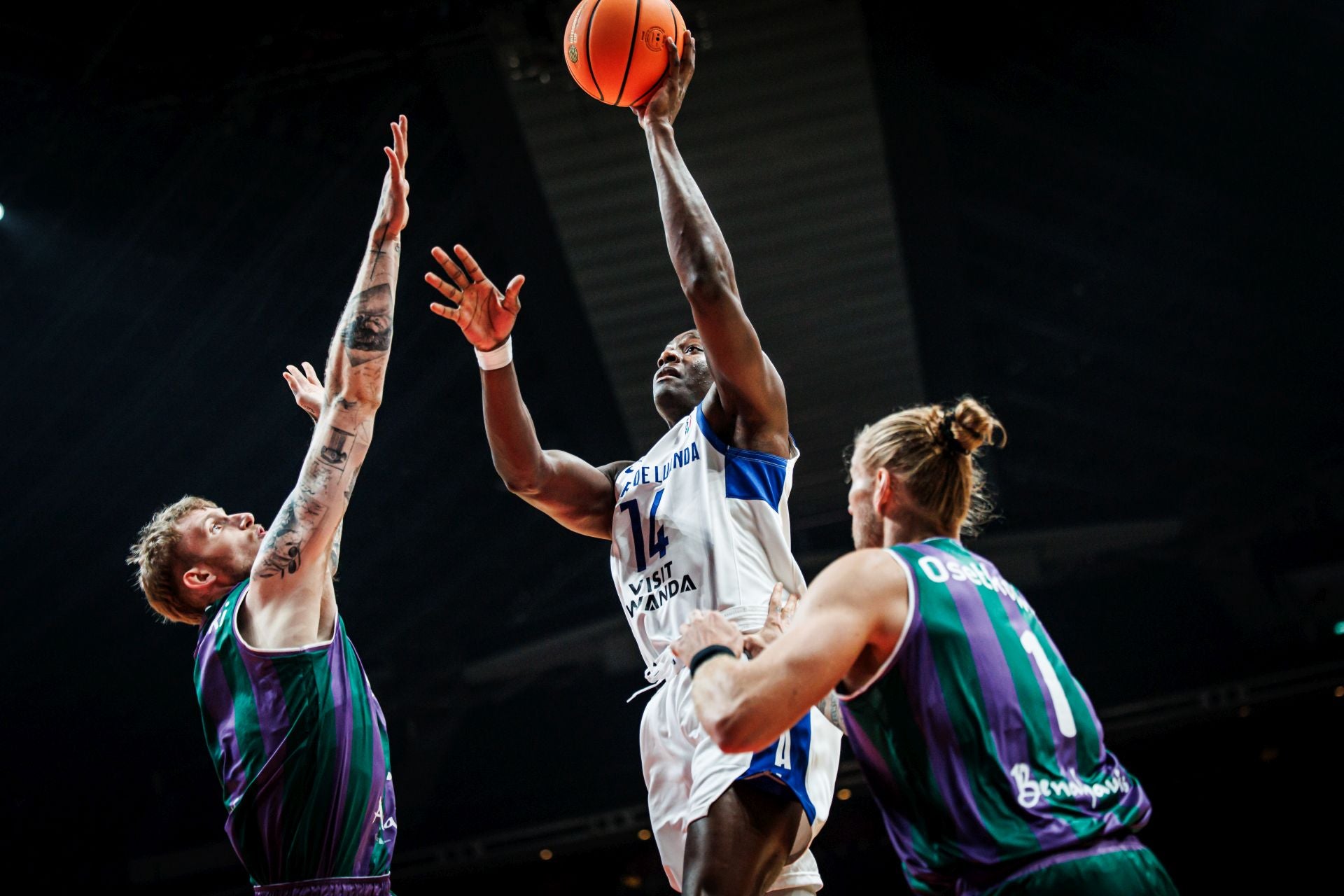 El partido Petro de Luanda - Unicaja, en imágenes