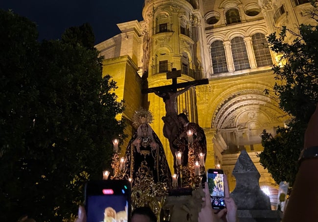 Las imágenes salieron de la Catedral a las 21.50 horas.