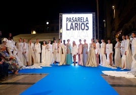 Carrusel final del desfile de Susana Hidalgo, la diseñadora homenajeada esta edición.