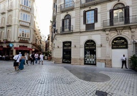 La taberna Astoria se encuentra en la plaza del Siglo.