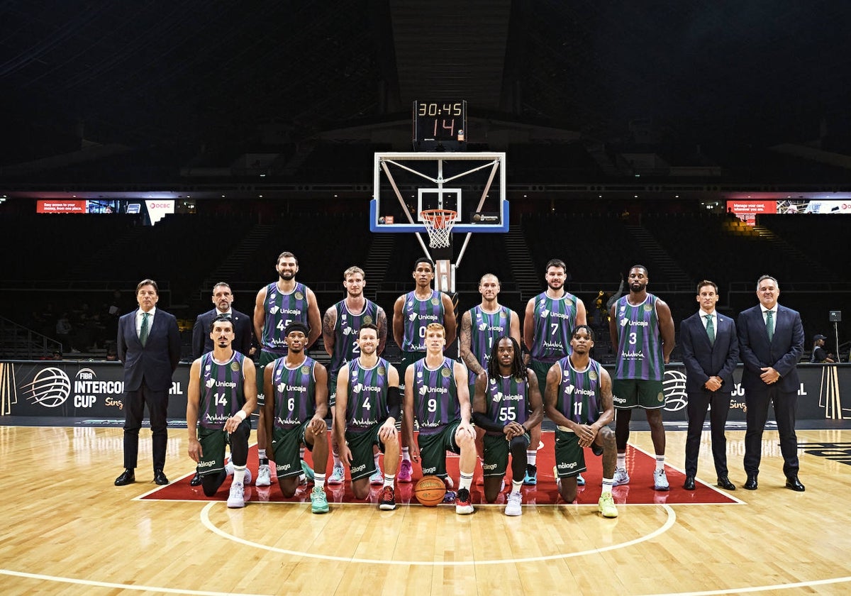 Equipo del Unicaja que jugó uno de los partidos en Singapur.