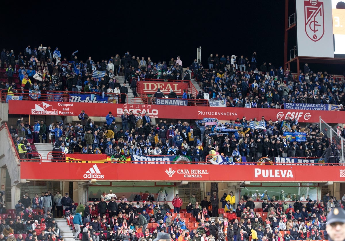 Panorámica de una grada de Los Cármenes en el Granada-Málaga de febrero de 2023