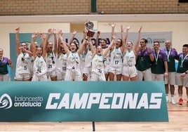 El Unicaja Mijas se lleva una igualada Copa de Andalucía