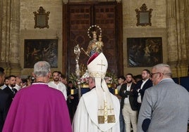 María Auxiliadora, dentro de la Catedral tras el traslado.