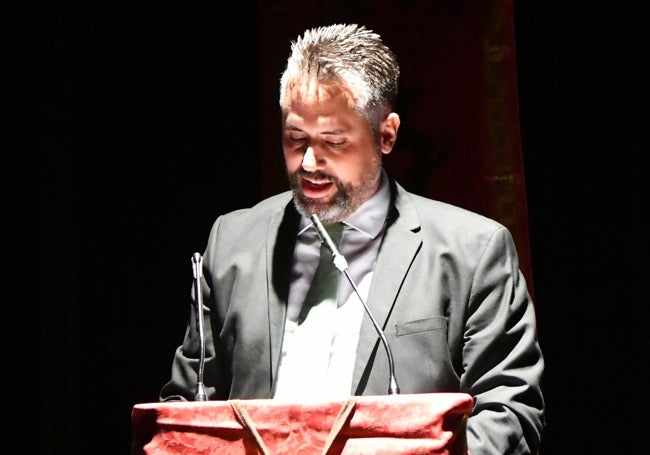 Momento del pregón de José María Vera.