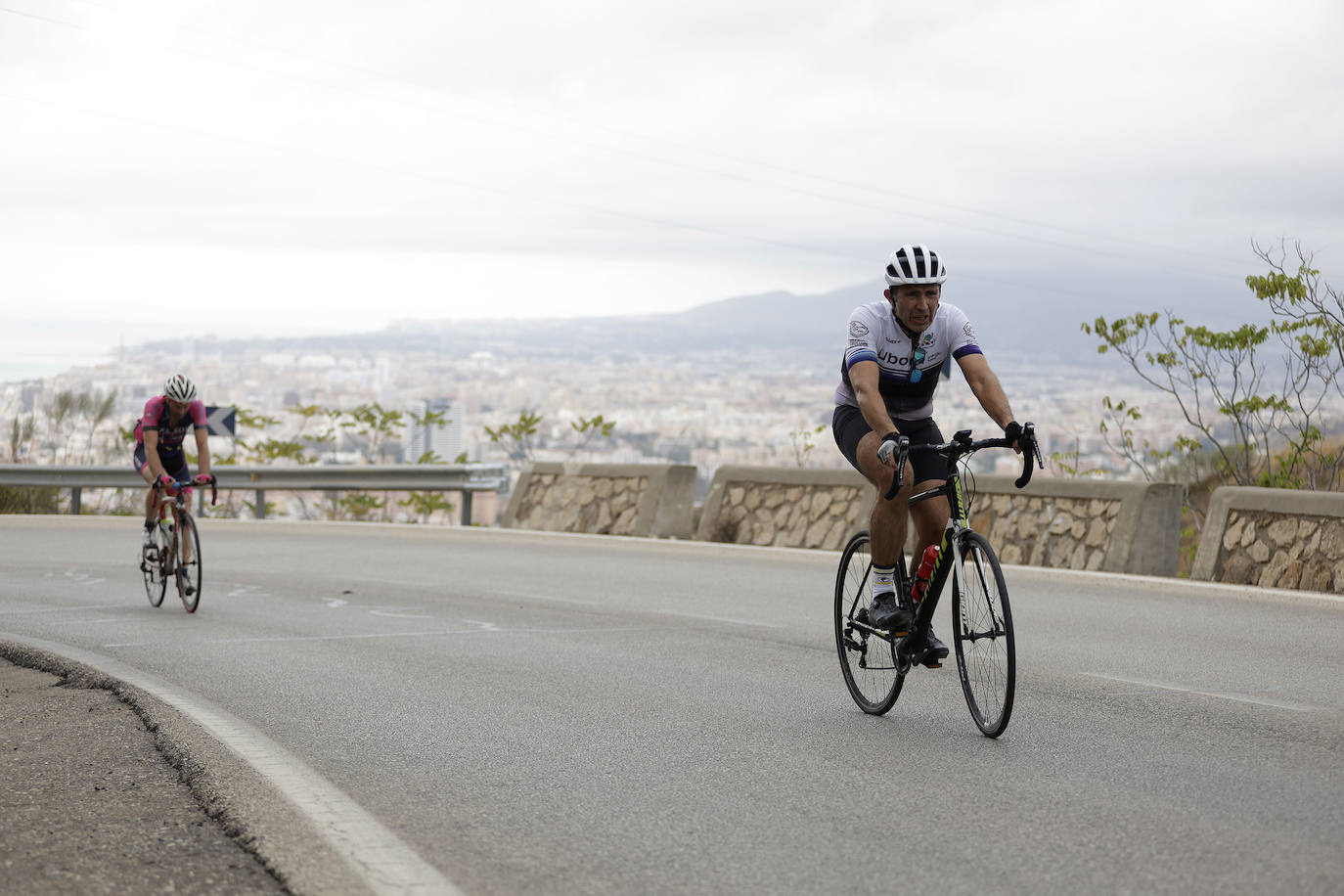 Casi 500 ciclistas participan en la Subida a la Fuente de la Reina