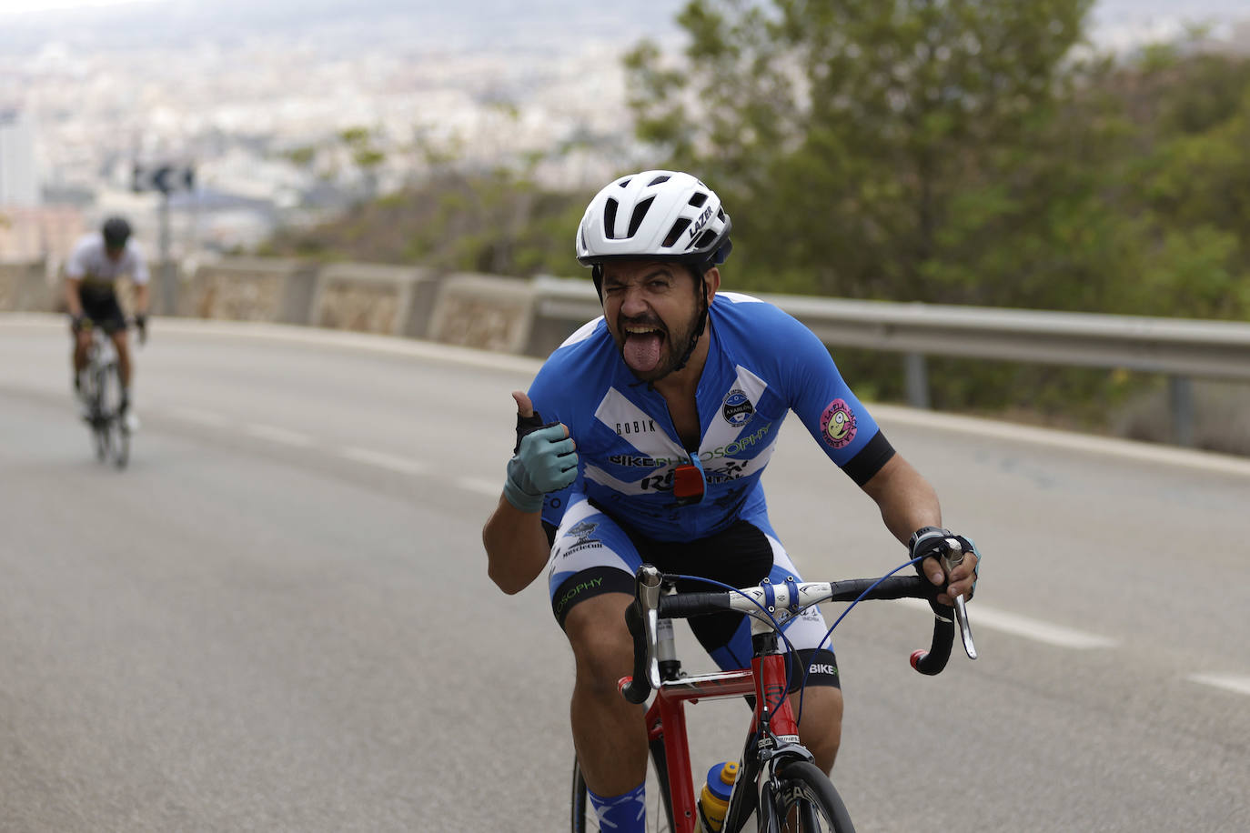 Casi 500 ciclistas participan en la Subida a la Fuente de la Reina