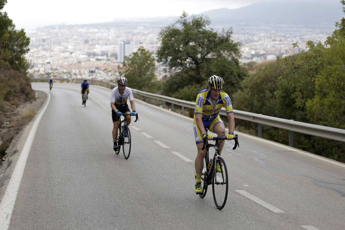 Casi 500 ciclistas participan en la Subida a la Fuente de la Reina