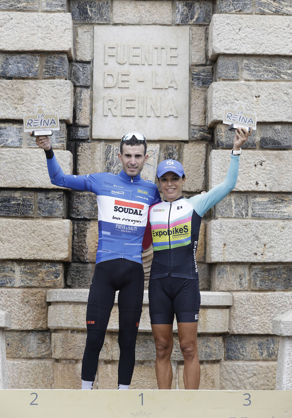 Casi 500 ciclistas participan en la Subida a la Fuente de la Reina