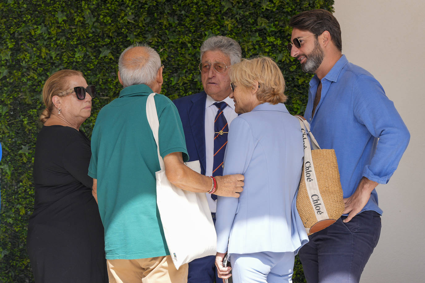 Familiares y amigos despiden en Marbella a Julián Muñoz