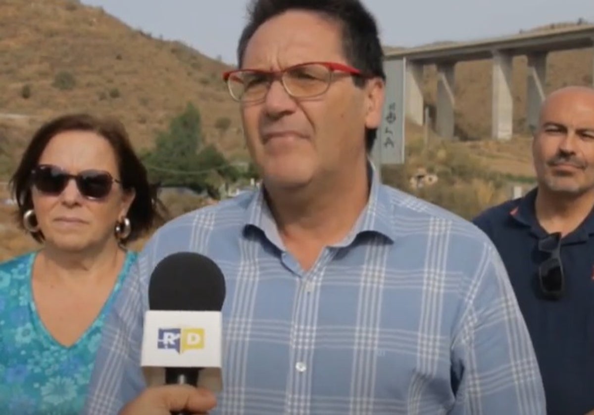 El PSOE de Rincón de la Victoria exige la ejecución del acerado en el arroyo Totalán