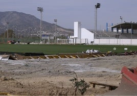 El primer campo de hierba artificial de La Academia del Málaga, a punto de utilizarlo ya sus canteranos.